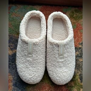 NWT Bombas Sunday Slipper in Cream (Women’s)